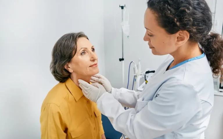 thyroid symptoms in women